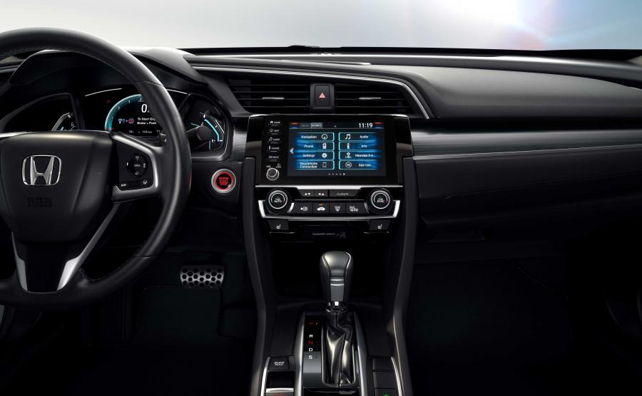 Детали интерьера Honda Civic Sedan (FC) 2018 года  (NA) (фото 5 из 51)